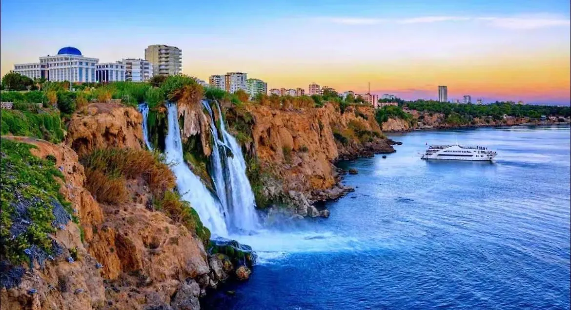 Guenes Villa Bahce Kati Antalya